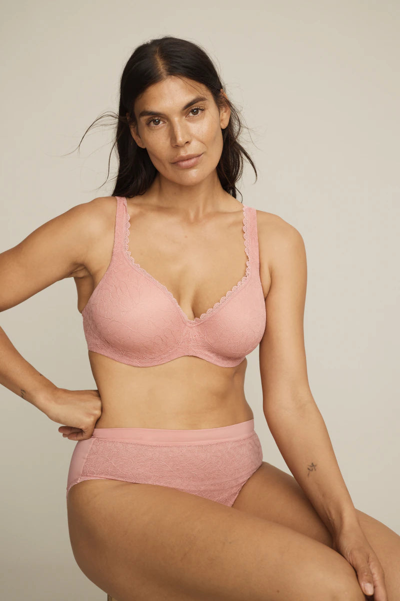 The Barely There Lace Contour Bra