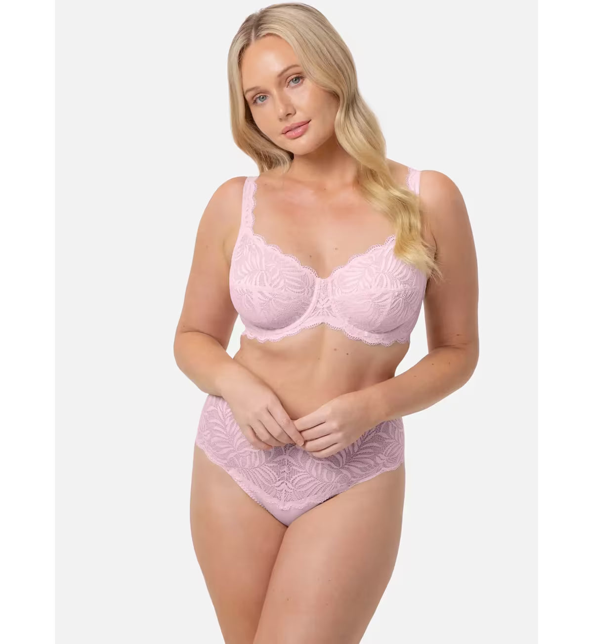 Essential Lace Balconette Bra in Pink