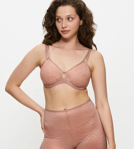 SIGNATURE SHEER MINIMISER BRA