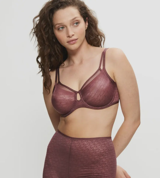 SIGNATURE SHEER MINIMISER BRA