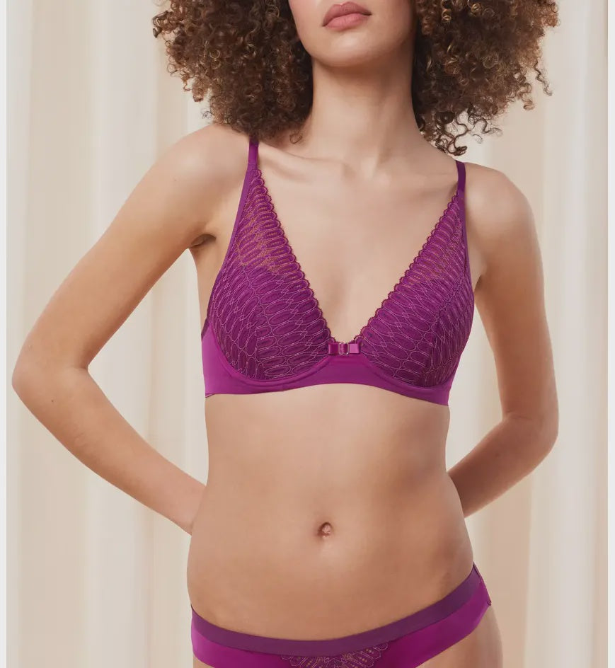 AURA SPOTLIGHT CONSIDERED PLUNGE BRA - ONLINE ONLY