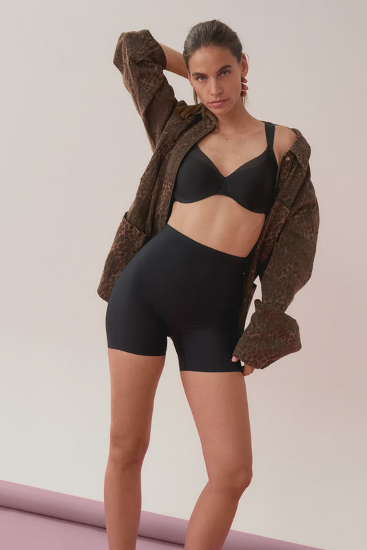 Body Make Up Illusion Curve Short Brief in Black