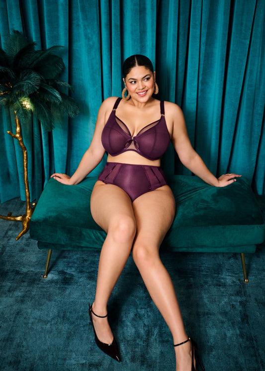 Kintai Plunge Bra in Blackberry