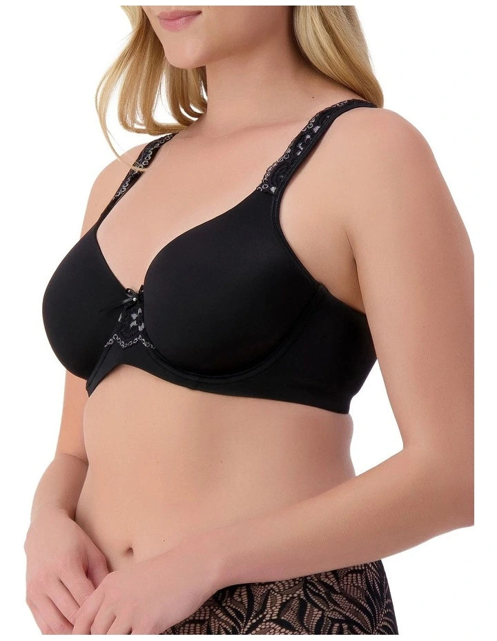 Gorgeous Silhouette in Black and Nude