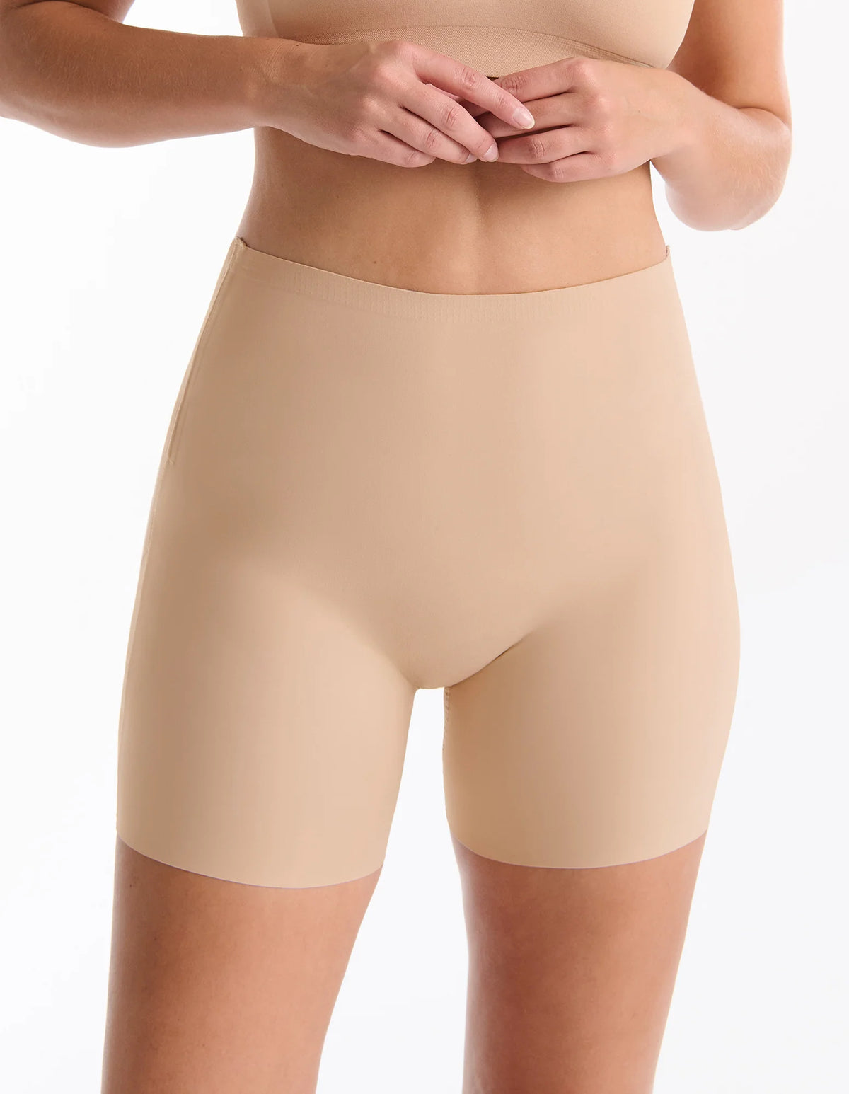 Smooth Silhouettes Low Back Short