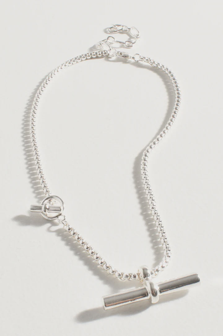 Toggle Detail Interest Chain Necklace in Silver