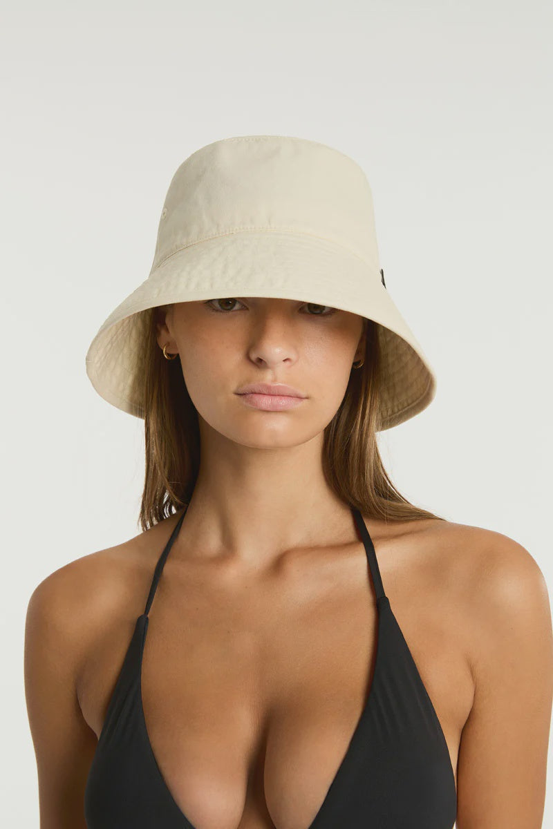 Canvas Bucket Hat in Ivory