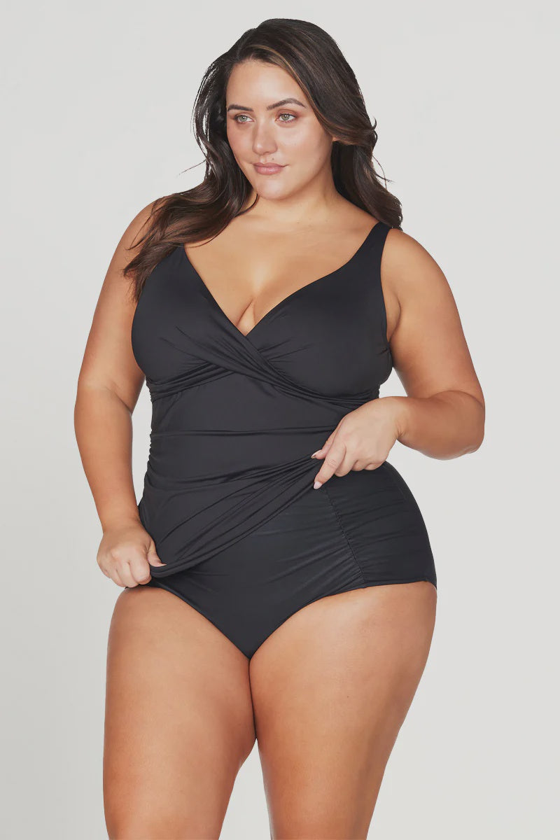Hues Delacroix Multifit Cup Tankini Top in Black