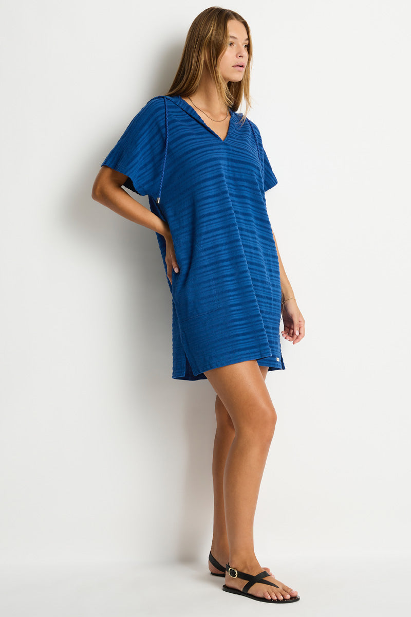 Horizon Beach Poncho in Horizon Arctic