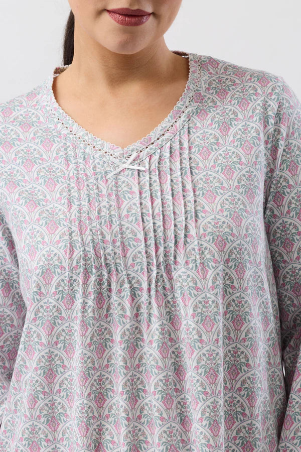 ORIENTAL CROCHET NIGHTIE