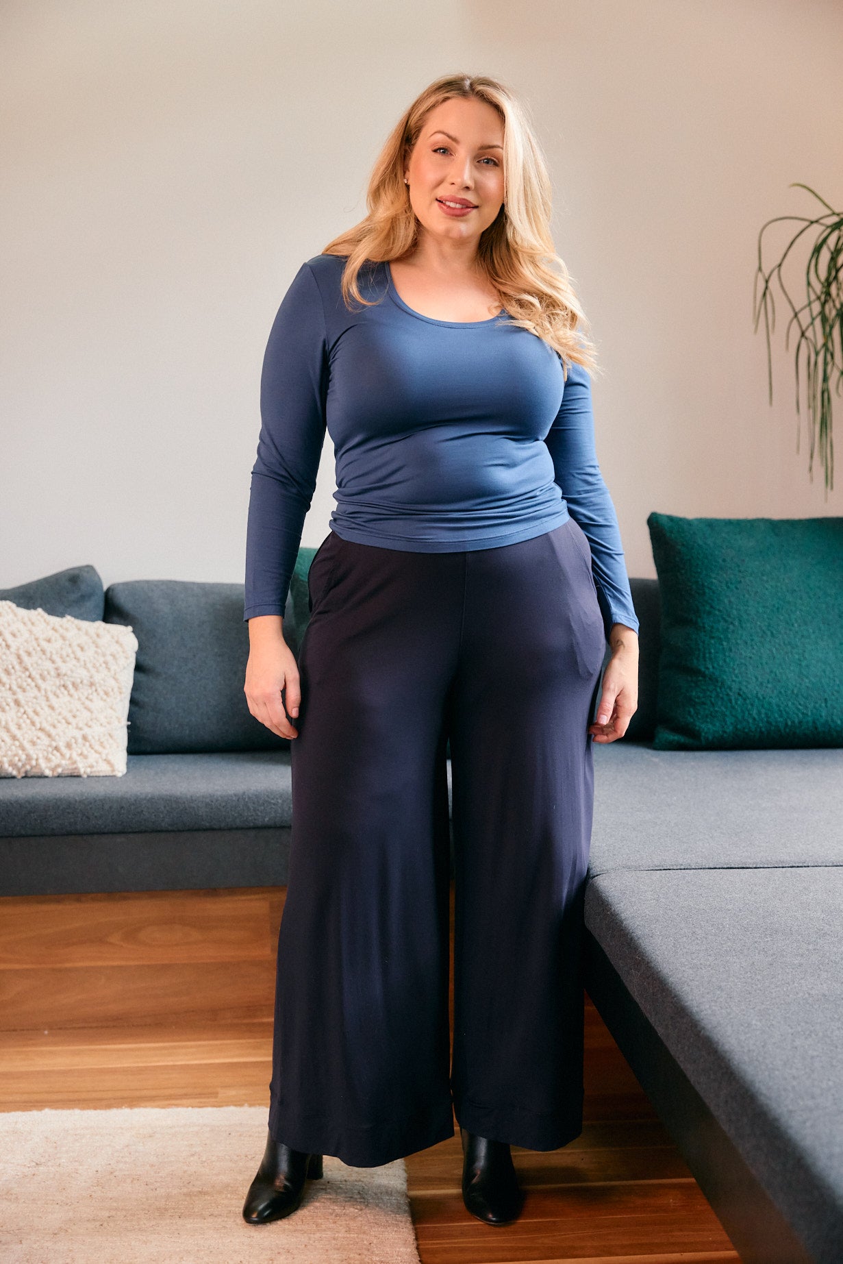 Scoop Neck Long Sleeve in Marine