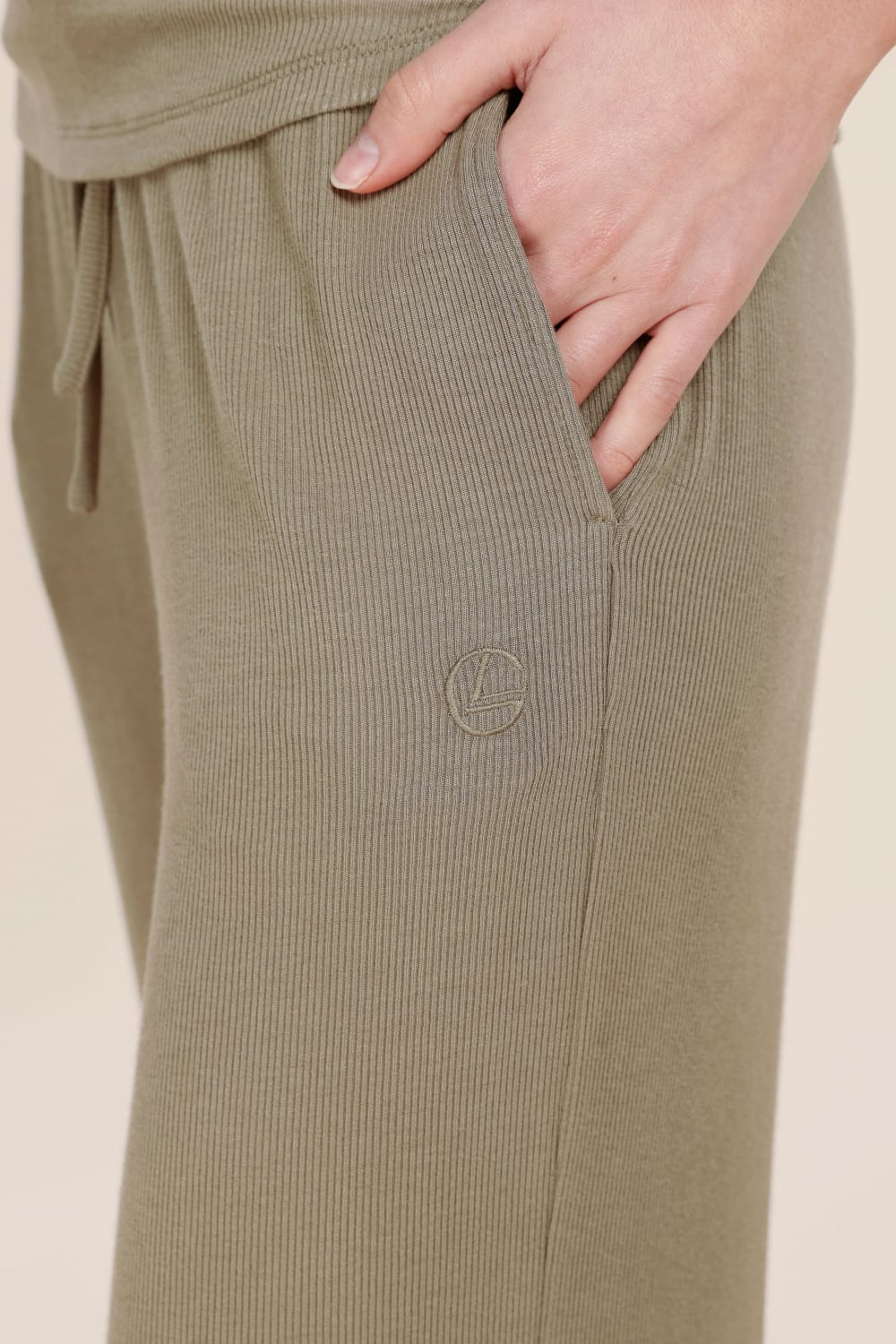 Athens Ribbed Long Pants in Olive