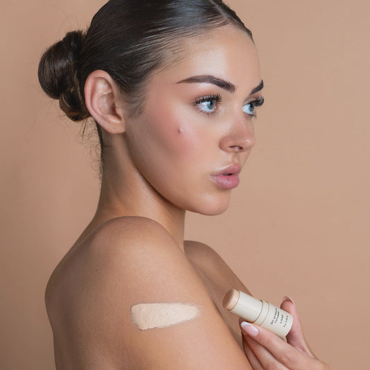 SPF 50 Natural Concealer in Light