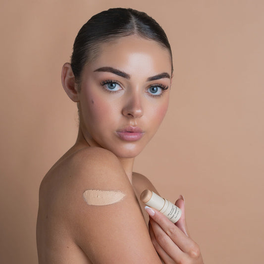 SPF 50 Natural Concealer in Light/Medium