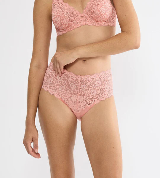 Amourette Maxi Brief in Cherry Rose