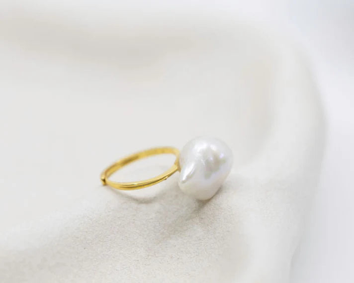Aria Ring - Freshwater Pearl