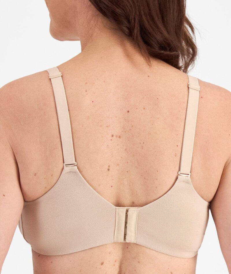Playtex Ultralight Lace Wire-free Bra in Nude