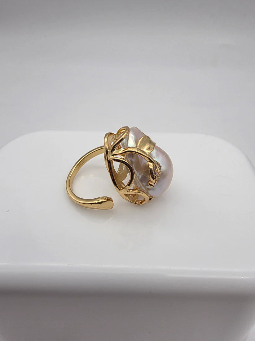 Jaspen Ring - 18K Gold with Freshwater Baroque Pearl