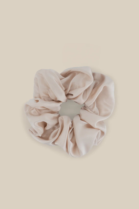 Serene Pure Silk Pink Scrunchie in Pink
