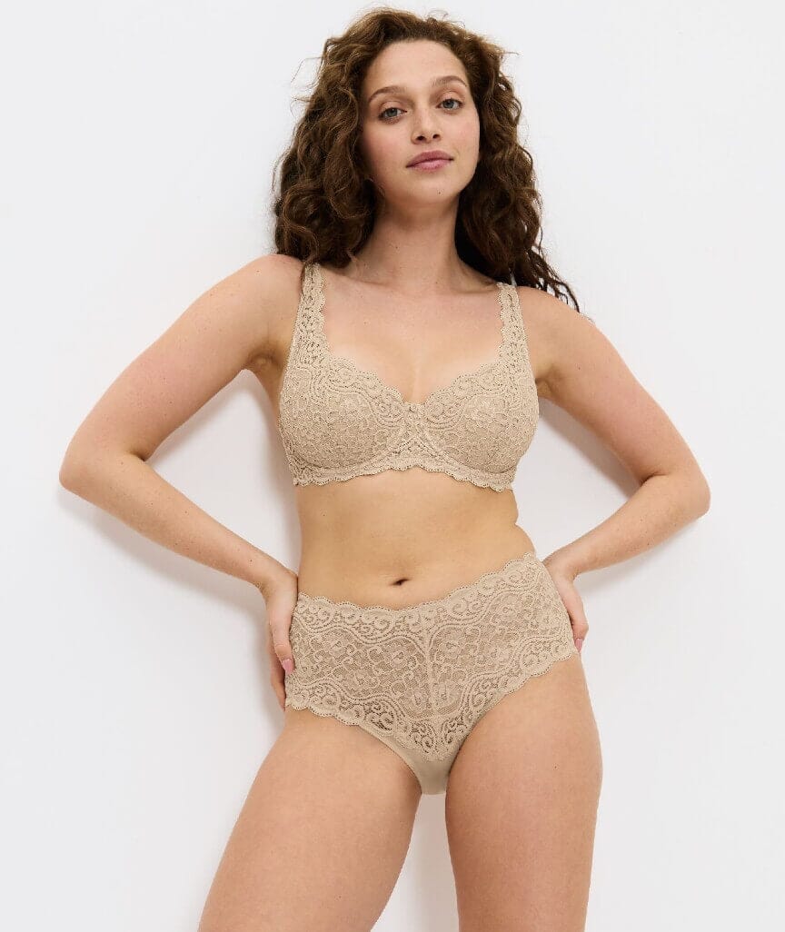 Amourette Balconette Underwire Padded Bra in Skin