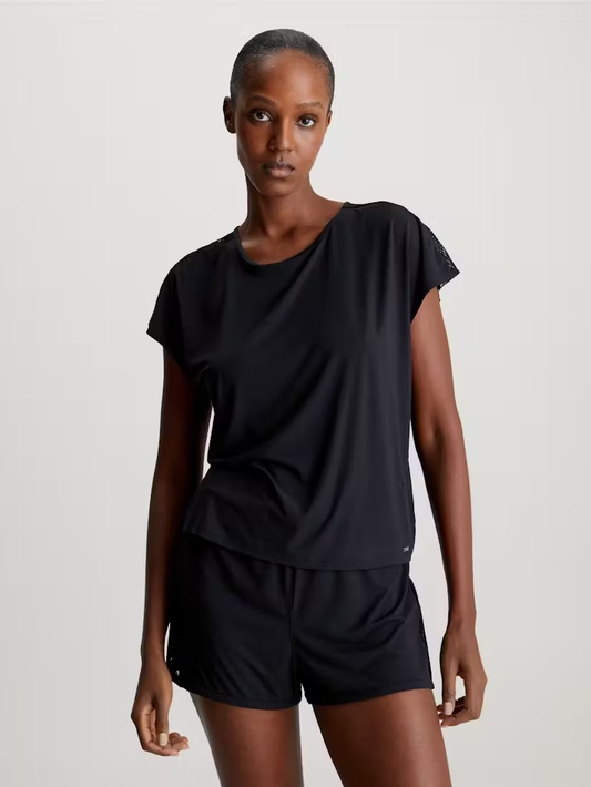 Minimalist pyjama top